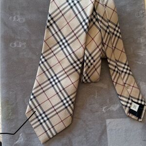Men’s Burberry Tie like New